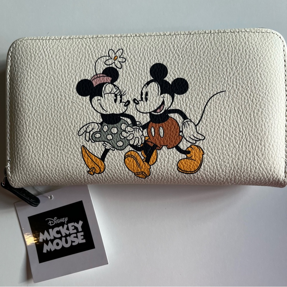 Aldi Disney Mickey and Friends. Minnie and Mickey wristlet wallet